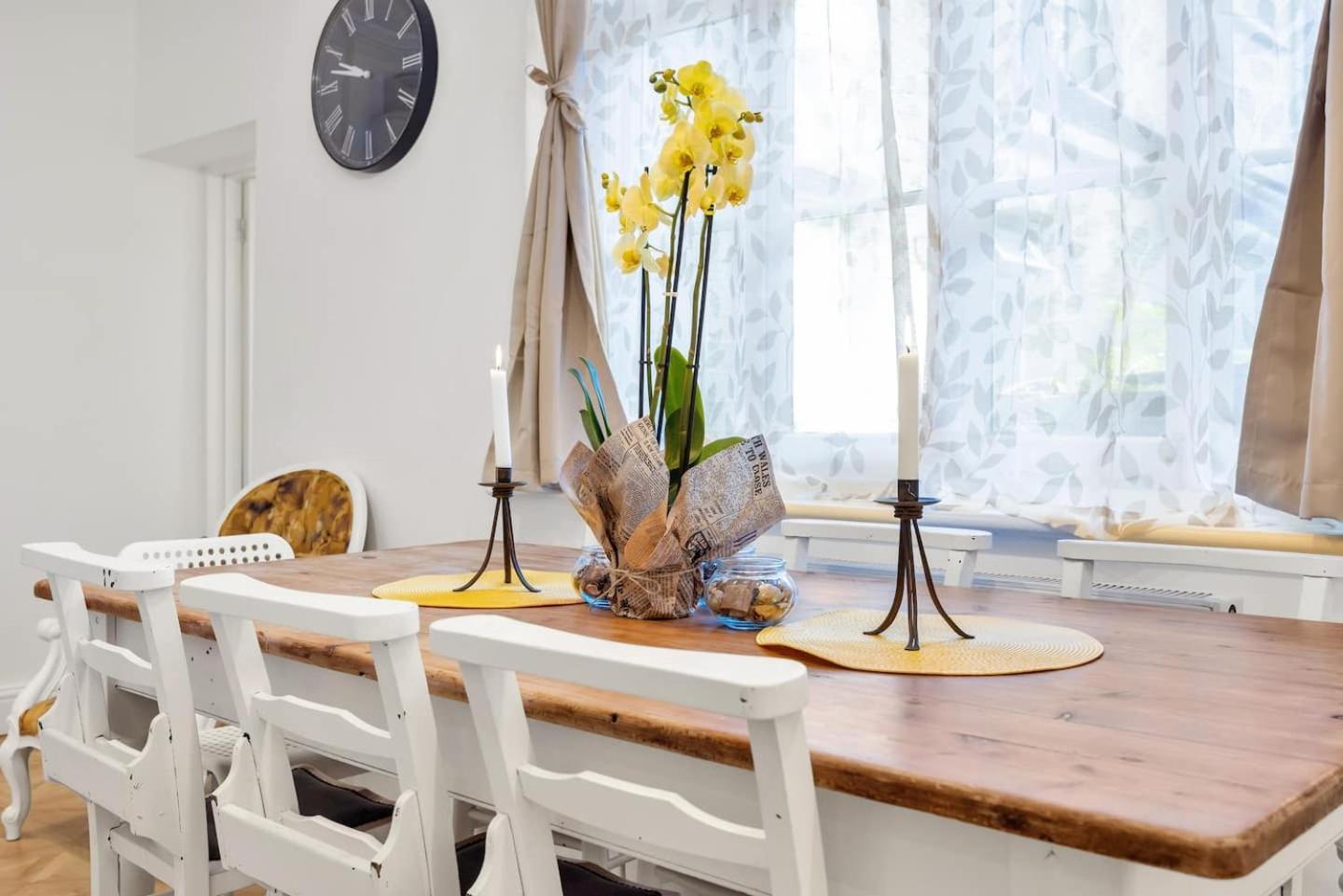 3 Bedroom 2 Bathroom Victorian Flat In Kensington * Londra