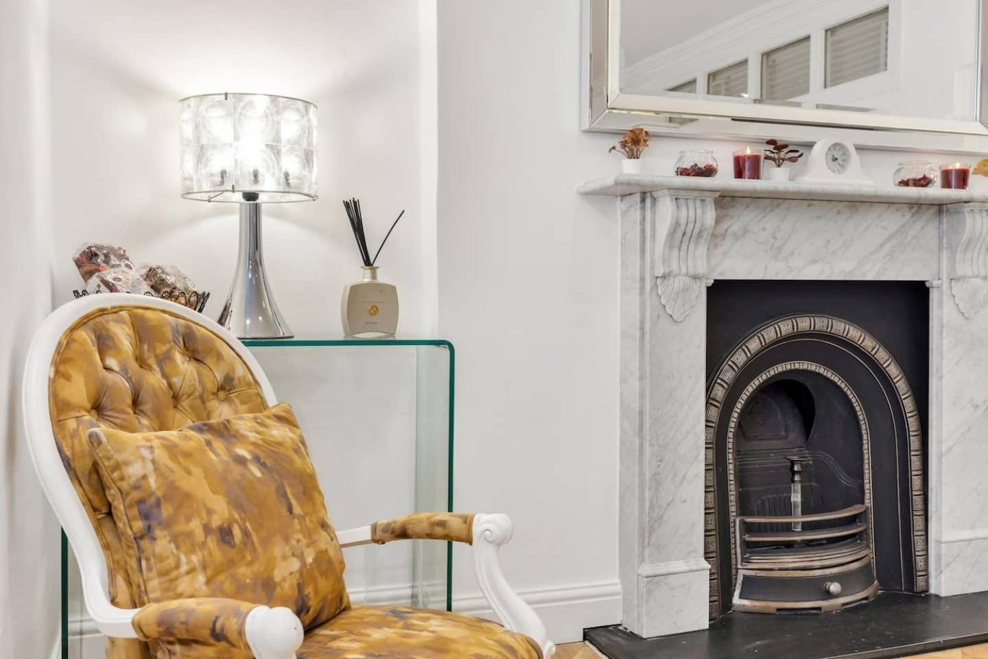 3 Bedroom 2 Bathroom Victorian Flat In Kensington Apartament *