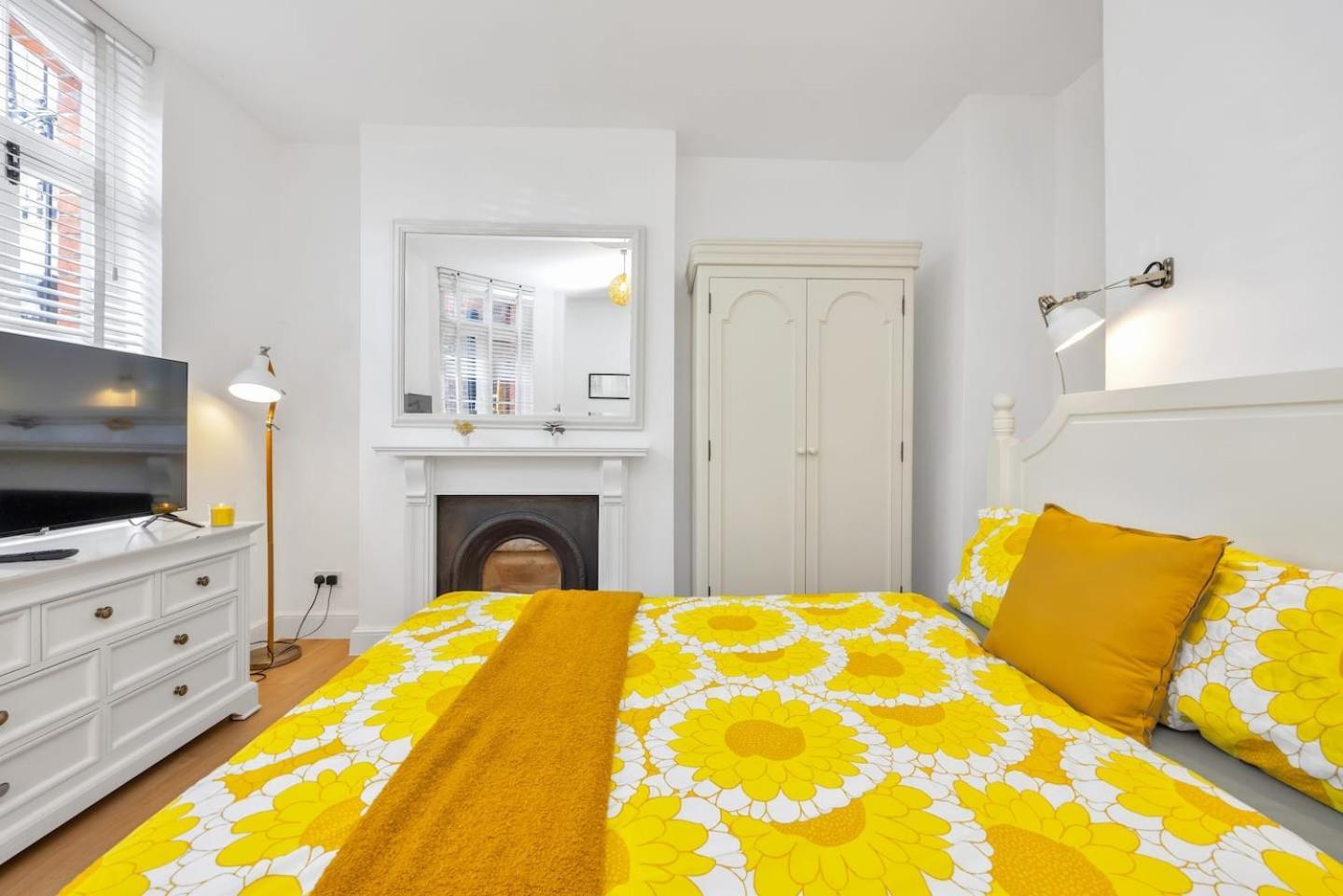 3 Bedroom 2 Bathroom Victorian Flat In Kensington * Londra