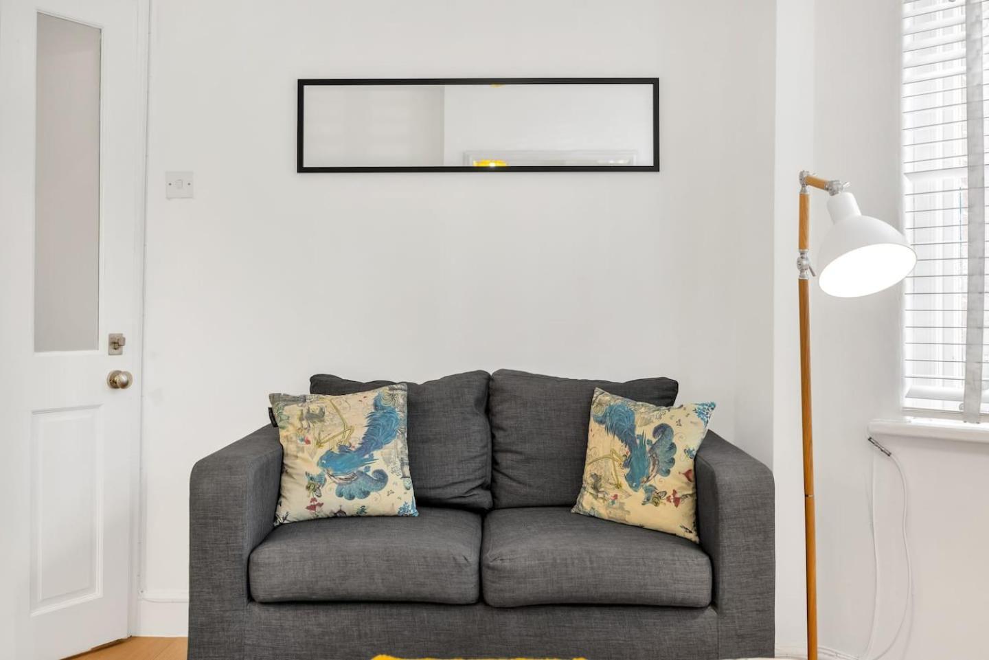 3 Bedroom 2 Bathroom Victorian Flat In Kensington Apartament *